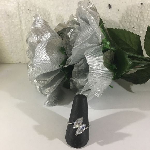 MARQUISE CUT RING SIZE 7 - Picture 1 of 5